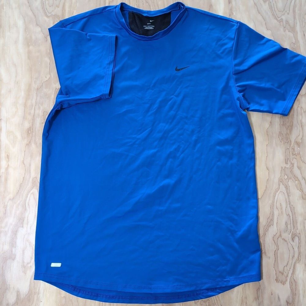 Vintage Blue Nike Dri Fit T-Shirt Thick Performance Premium Athletic Cut Stretch